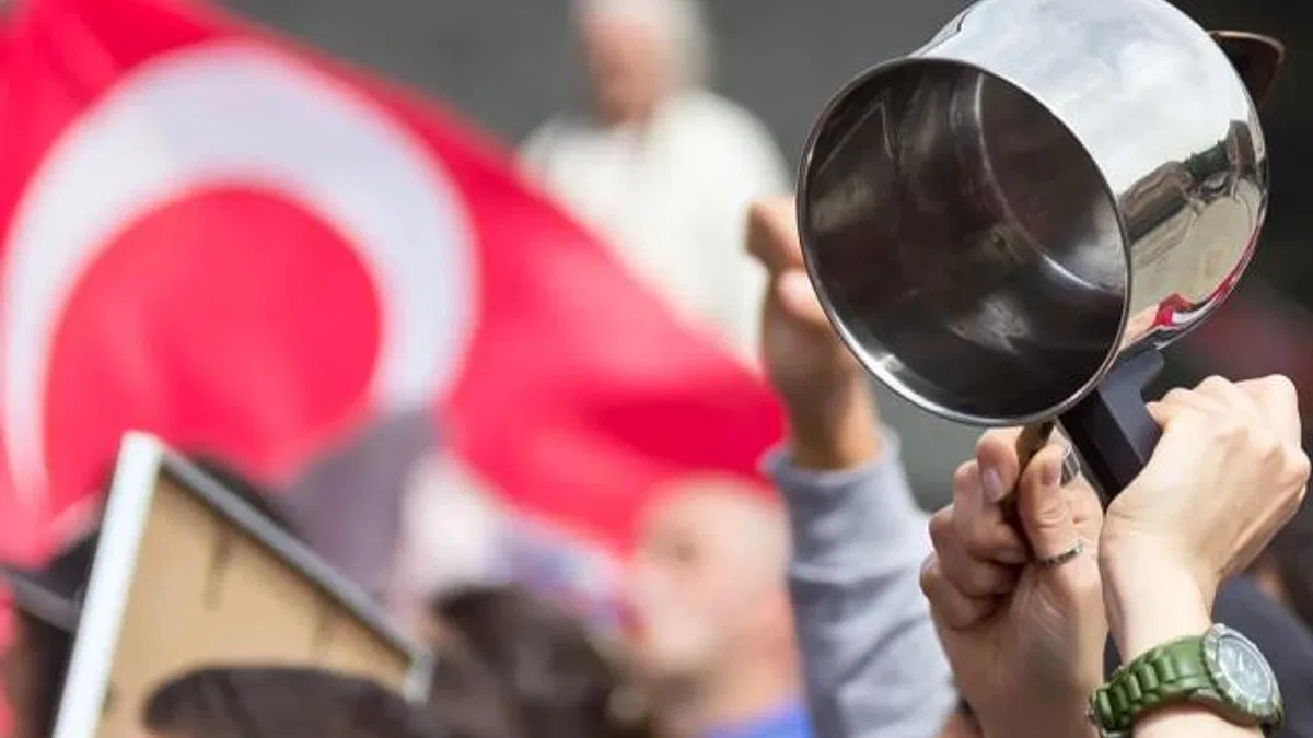 TBMM kararına karşı ülke genelinde eylem… DEV EMEKLİ-SEN emekli hakları için nöbette