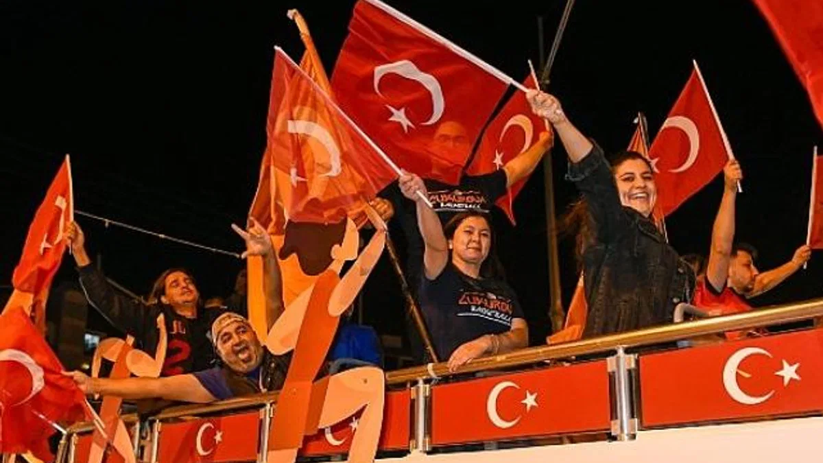 Yenişehir Belediyesi Cumhuriyet Korteji düzenledi