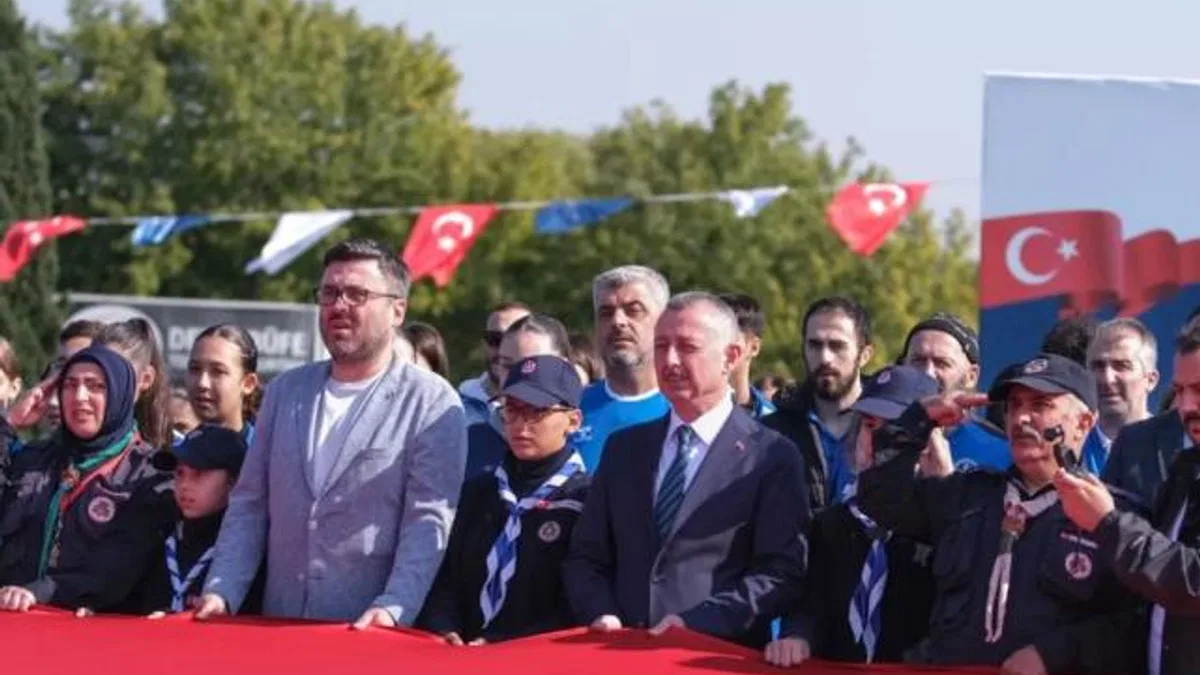 Kocaeli’de binler ‘Cumhuriyet’ aşkına koştu