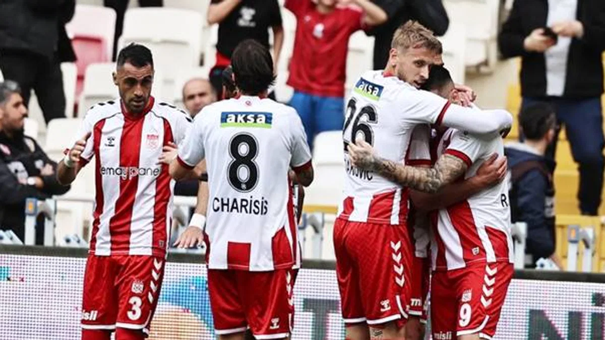Net Global Sivasspor 5-1 Adana Demirspor (Maç Sonucu) Sivasspor evinde farklı kazandı!