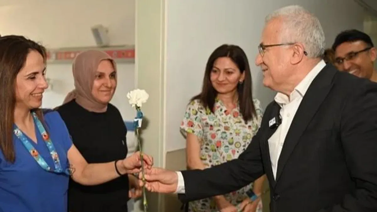 Antalya Kumluca’da sağlık çalışanlarına ‘Tıp’ ziyareti