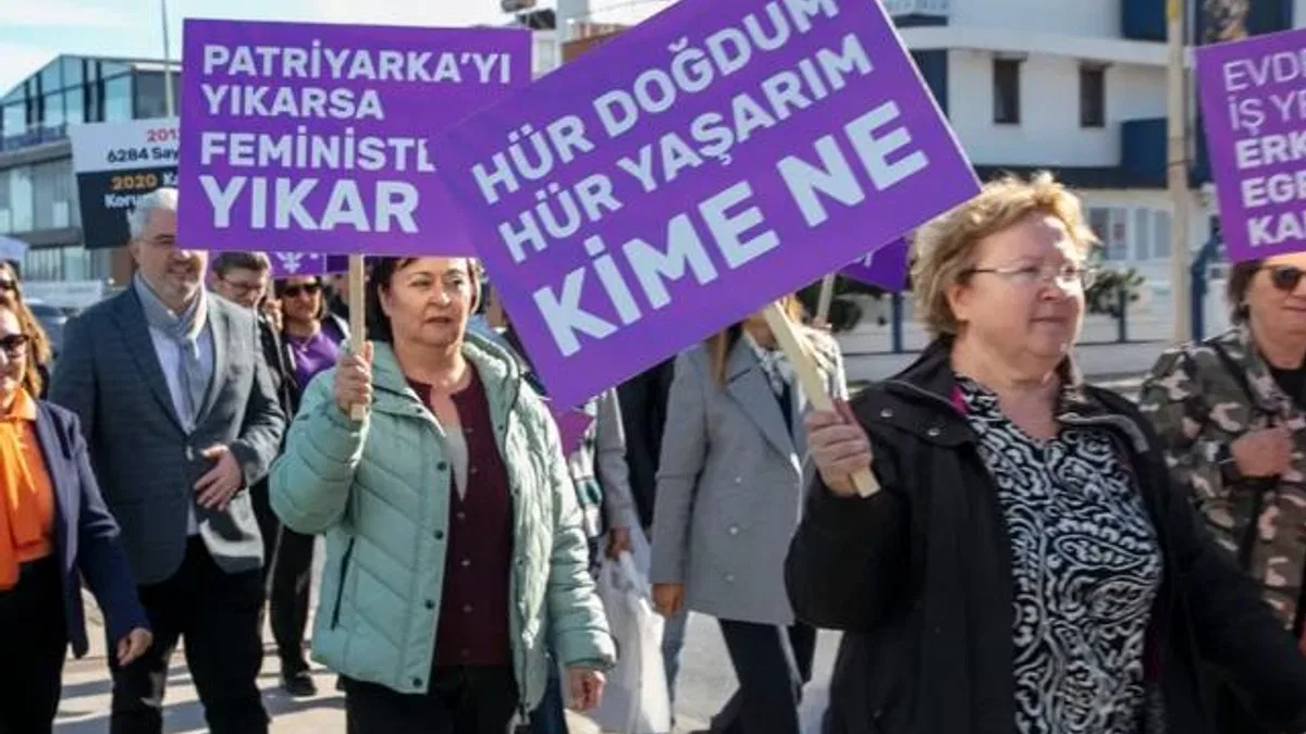 İzmir Güzelbahçe ‘Şiddete Hayır’ dedi