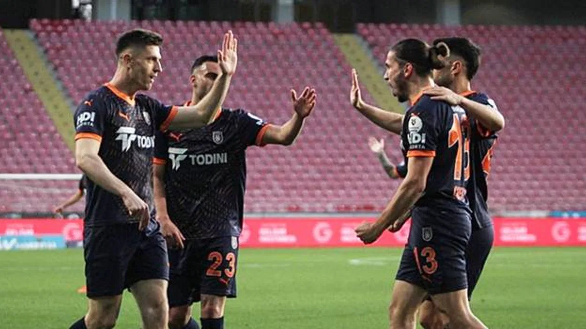 Atakaş Hatayspor 2-4 RAMS Başakşehir (Maç Sonucu)
