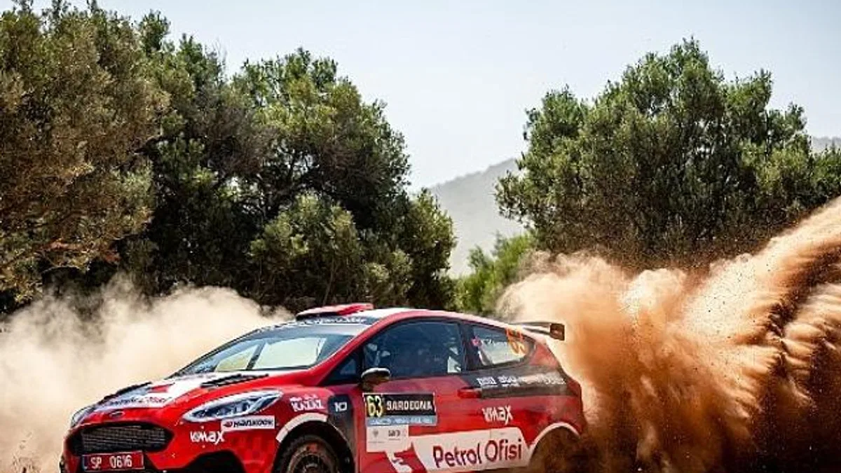 Türkiye’nin en genç ralli şampiyonu Kerem Kazaz, Dünya Ralli Şampiyonası’nın WRC3 kategorisinde 4.’lüğe yükseldi