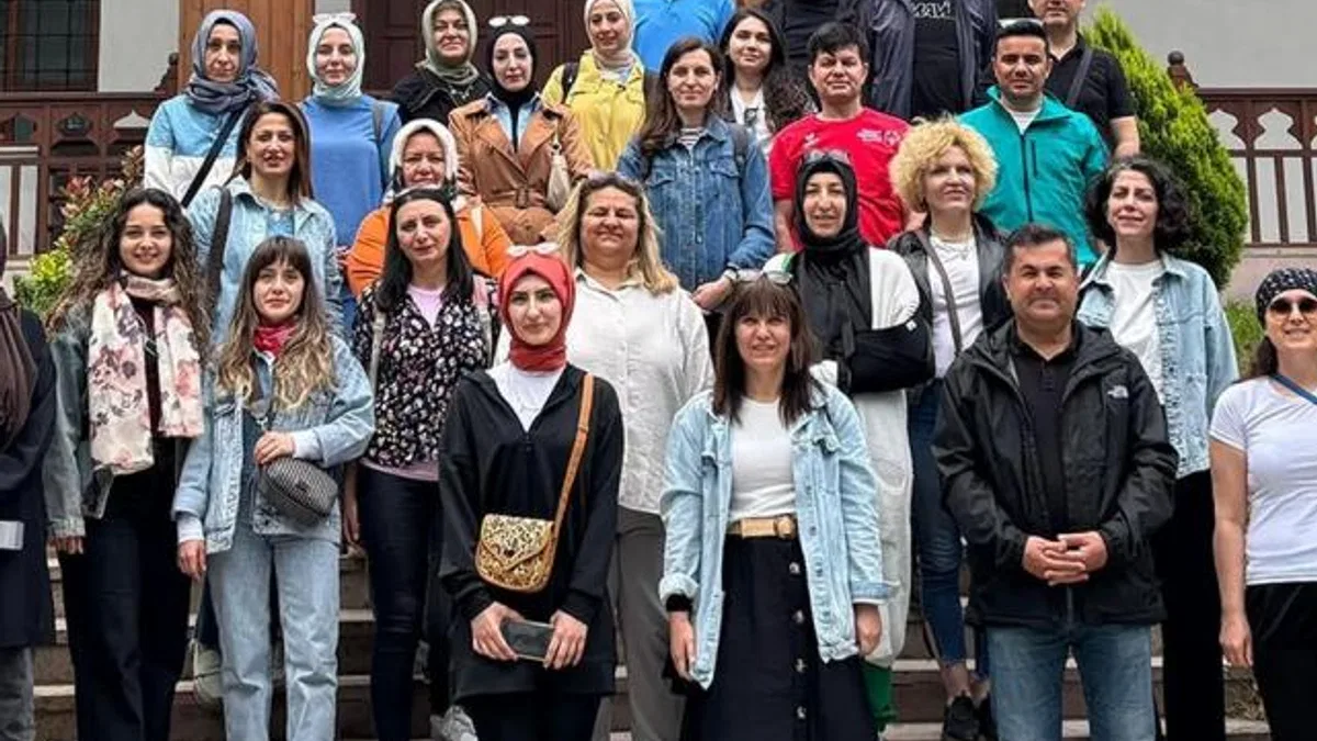 Eğitimciler doğal güzelliklerin ve kültürel zenginliklerin yolunu tuttu