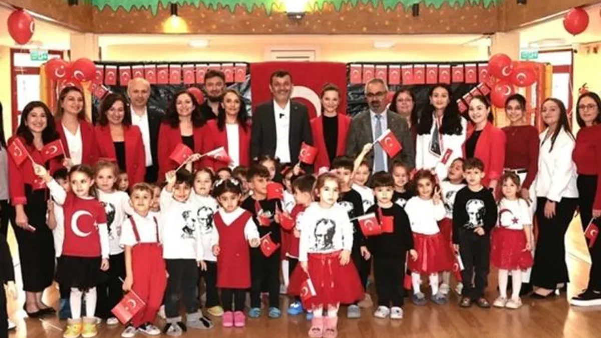 Denizli Büyükşehir’in Güneşli Günler’inde Cumhuriyet sevinci