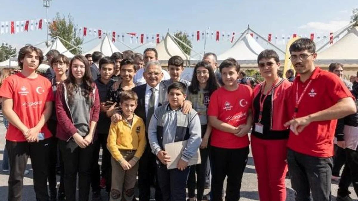 Genç dostu şehrin başkanından gençlere özel uygulama