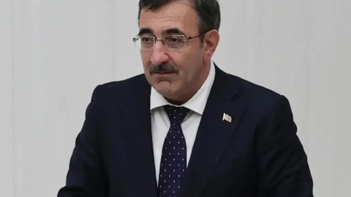 Cevdet Yılmaz: Türkiye ekonomisi küresel risklere rağmen dayanıklılığını koruyor