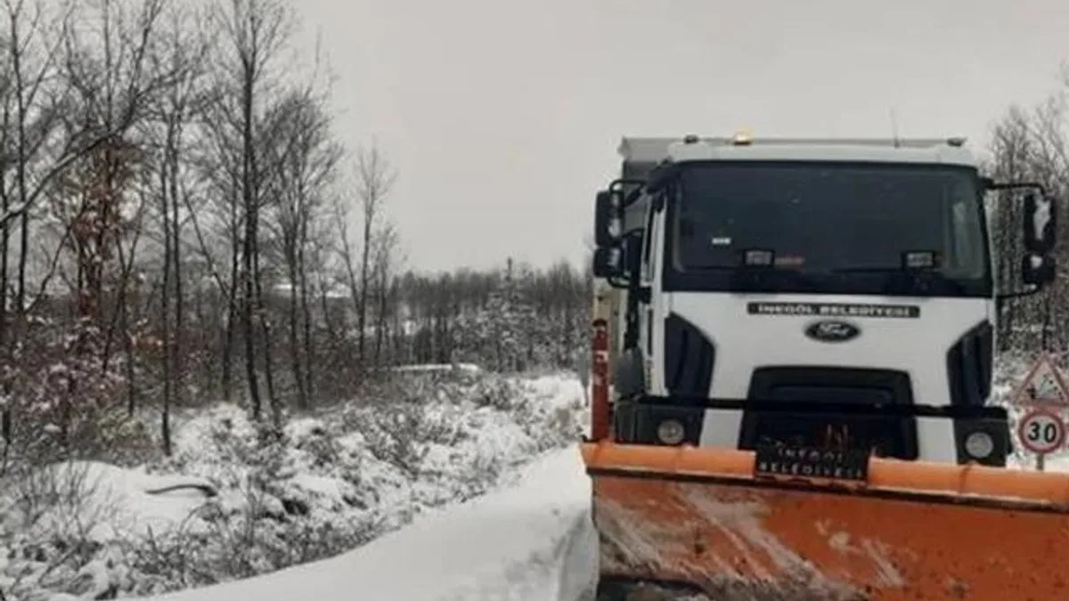 Bursa İnegöl’de 24 Saatte 925 km kar temizleme çalışması yapıldı