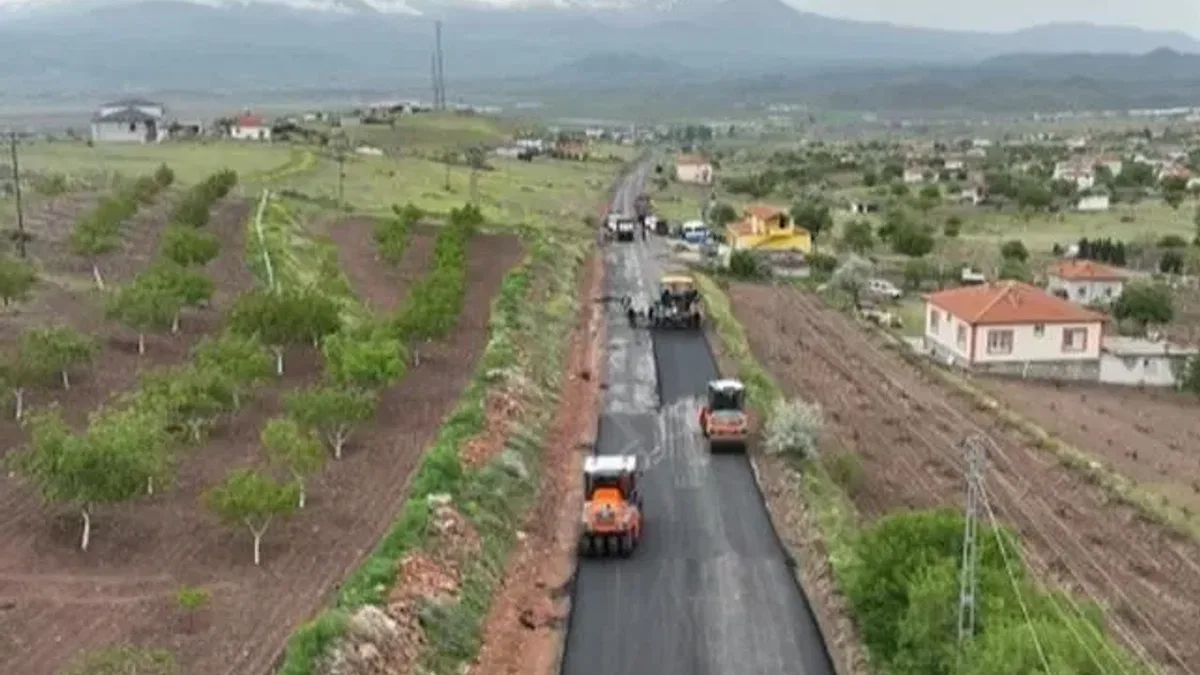 Kayseri Büyükşehir’den 10 milyon liralık asfalt çalışması