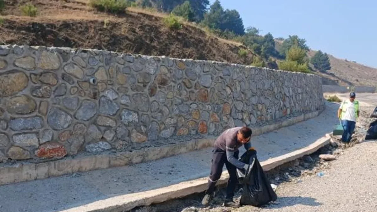 Bursa Büyükşehir’den yangın bölgelerinde çevre temizliği