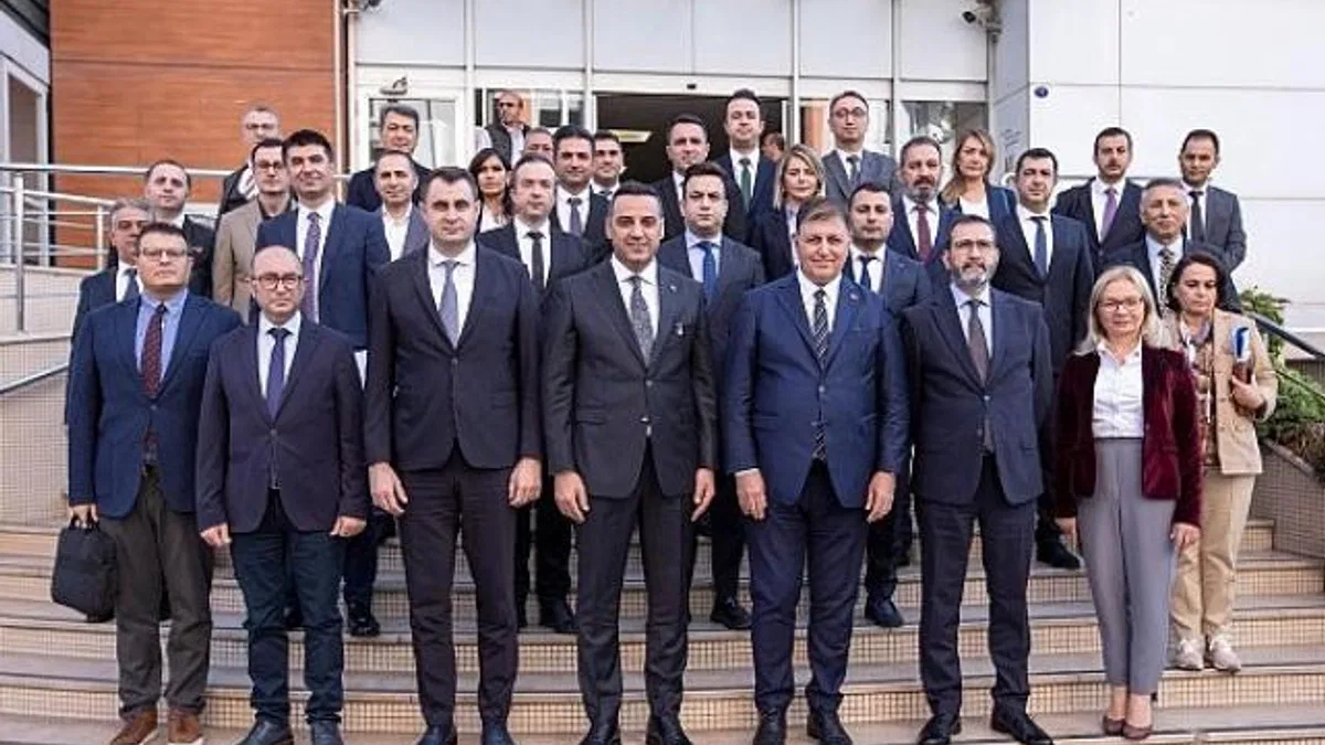 Başkan Tugay’dan ilçe belediyelerine destek mesajı