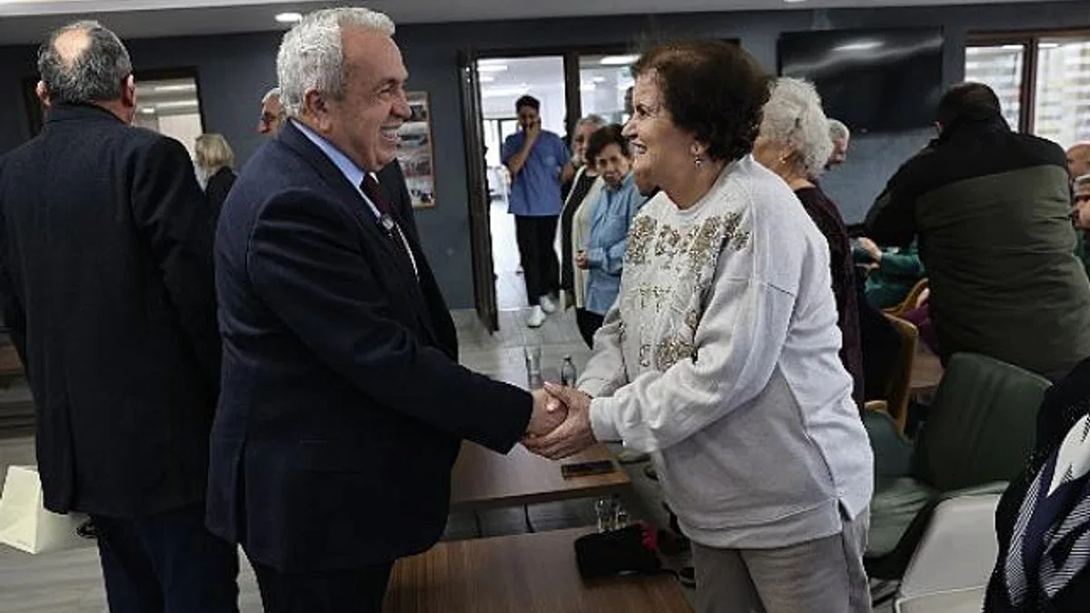 Nilüfer’de huzurevi sakinlerinden yeni yıla keyifli karşılama