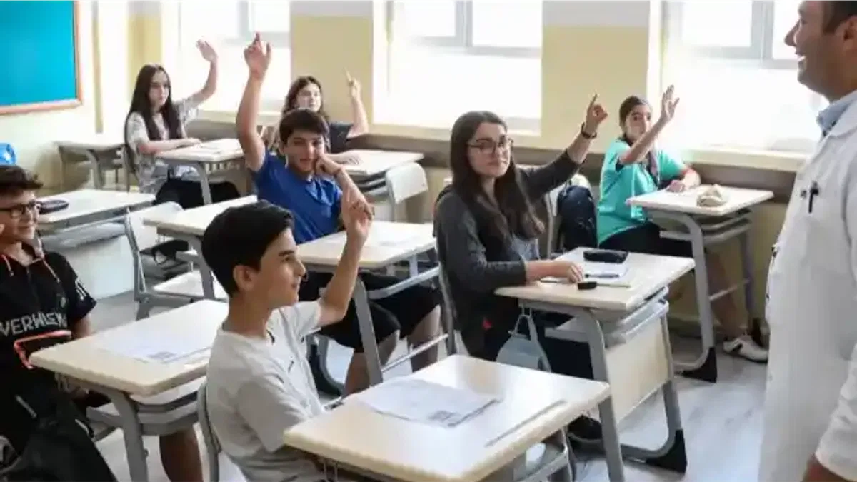 Derslerin saatleri değişti! Resmi Gazete’de yayımlandı