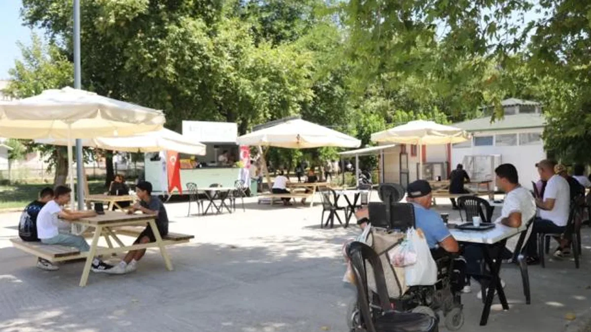 Engelsiz kafe yenilenen yüzüyle hizmete devam ediyor