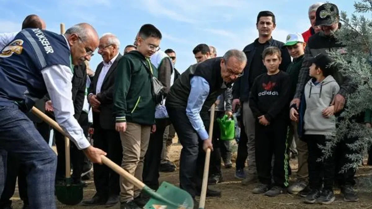 Malatya’da 2 bin 200 fidan toprakla buluştu