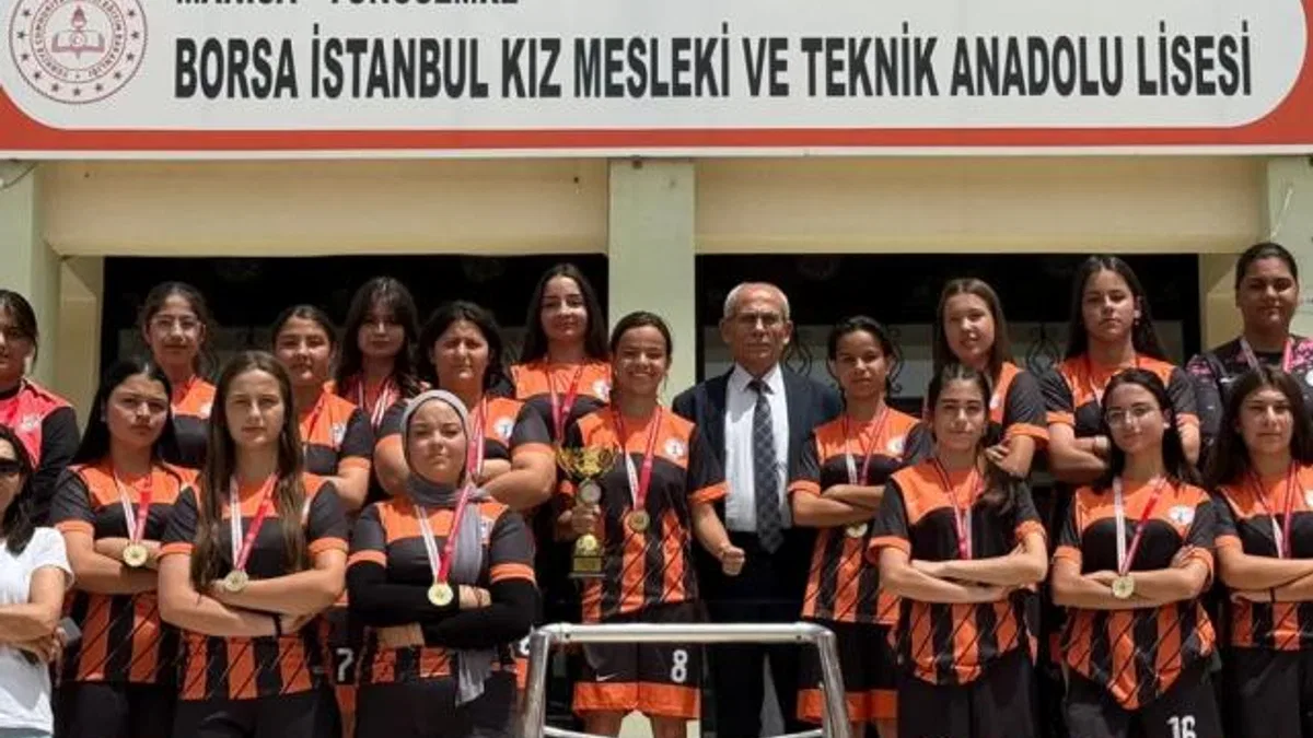 Borsa İstanbul Kız Meslek Lisesi Futsal İl Şampiyonu oldu