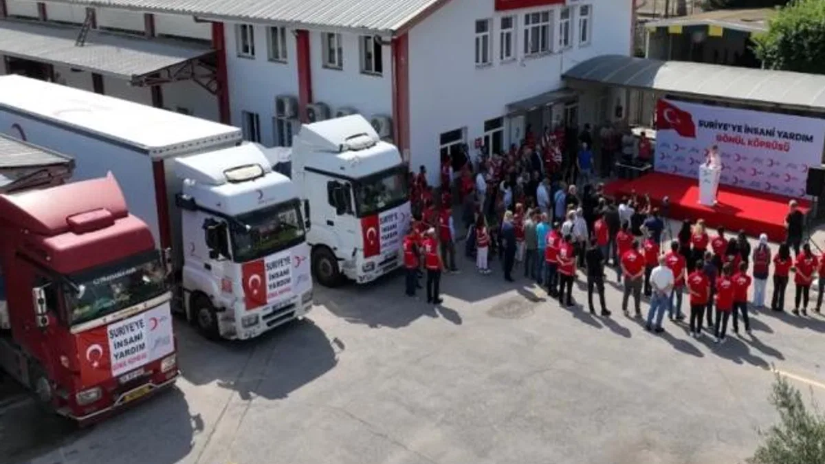 Suriye’ye 3 tır insani yardım malzemesi gitti