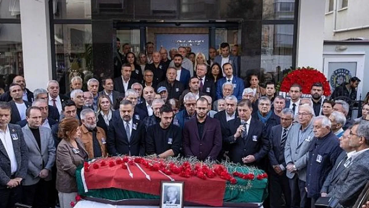 Selçuk Ayhan son yolculuğuna uğurlandı