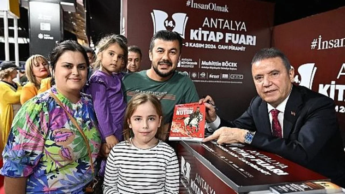 Başkan Muhittin Böcek okurlarıyla buluştu