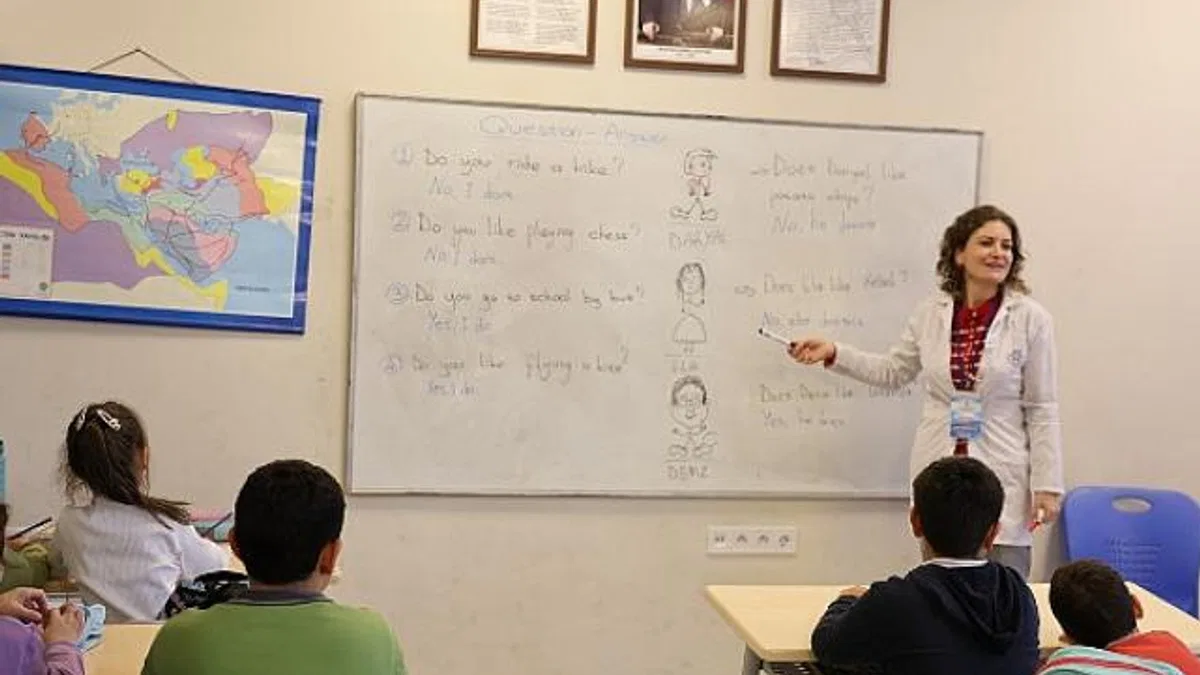 Başkan Çerçioğlu’nun Etkinlikleriyle Aydınlılar İngilizce Öğreniyor