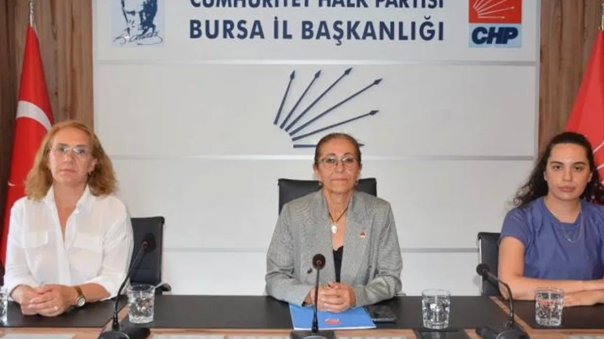 CHP Bursa İl Kadın Kolları’ndan kadın cinayetlerine tepki
