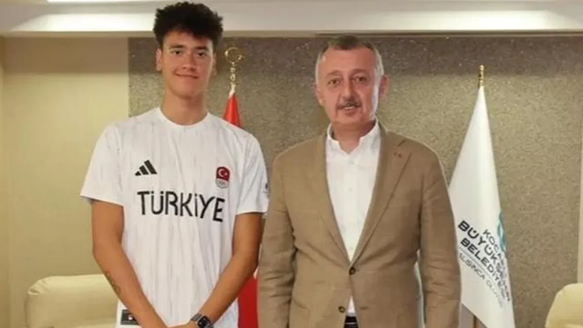 Başkan Büyükakın İzmitli şampiyonu kutladı