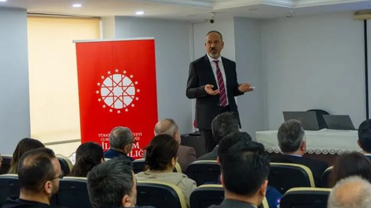 Osmaniye’de yapay zekâ çağında gazeteciliğin geçirdiği dönüşüm anlatıldı