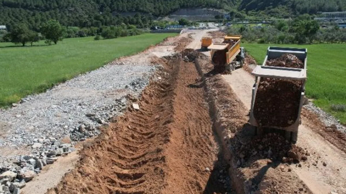 Muğla otogar yolunda çalışmalar devam ediyor