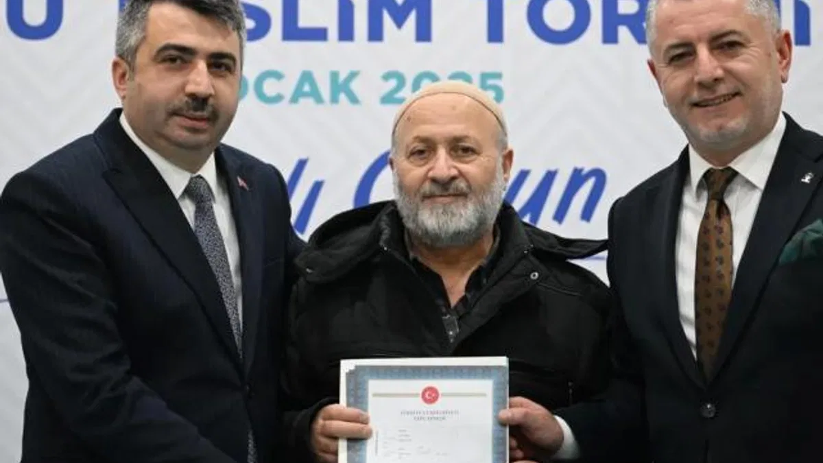Bursa Yıldırım’da 960 hak sahibi tapularını teslim aldı