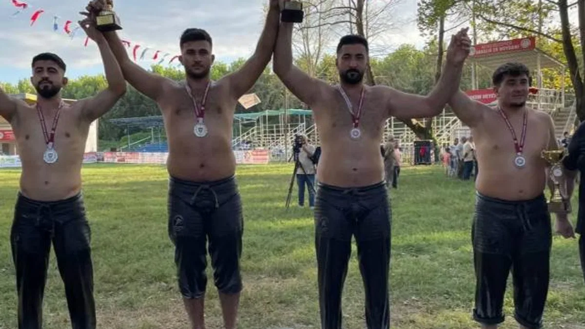 Sakarya’nın pehlivanları Tarihi Akbalık Güreşleri’ne damga vurdu