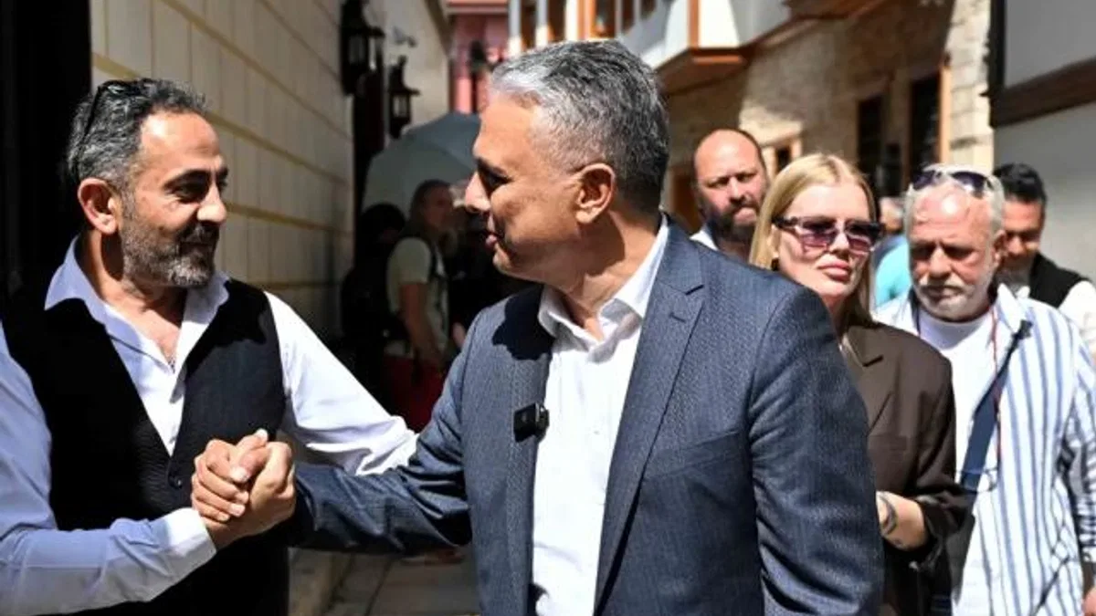 Başkan Uysal, Kaleiçi esnafıyla bir araya geldi