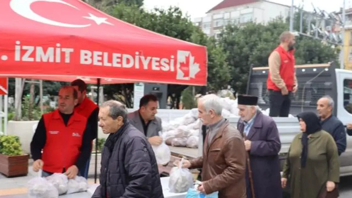 Kocaeli İzmit’te halka ücretsiz istiridye mantarı