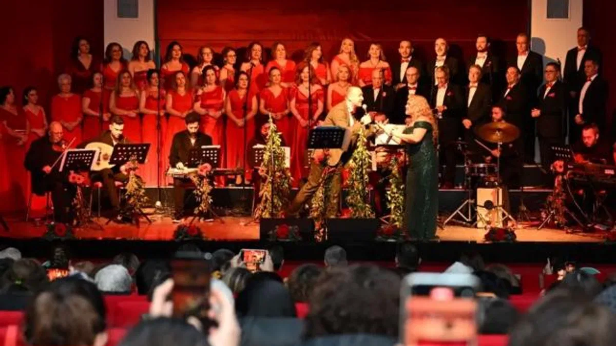 Manisa’da yeni yılı şarkılarla karşıladılar