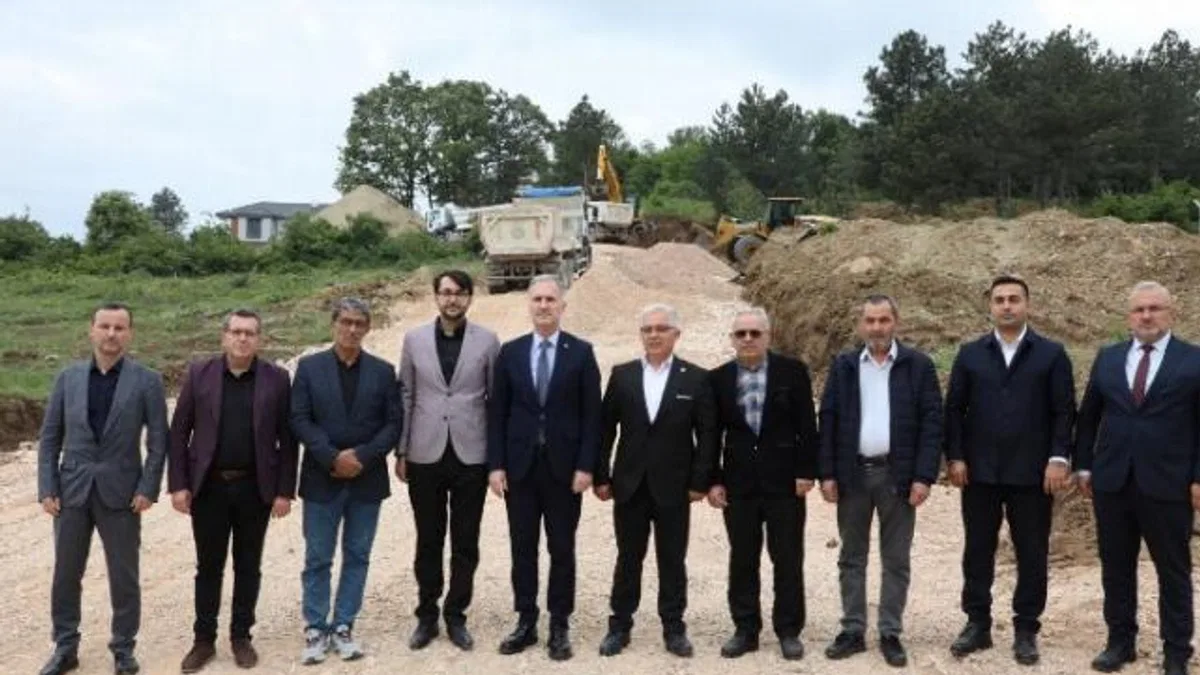 İnegöl Yeniceköy Mahallesinde yeni yollar açılıyor