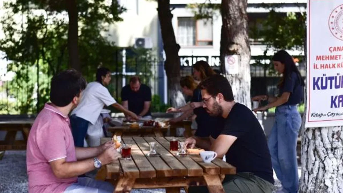 Çanakkale’de çaylar Halk Kütüphanesi’nden