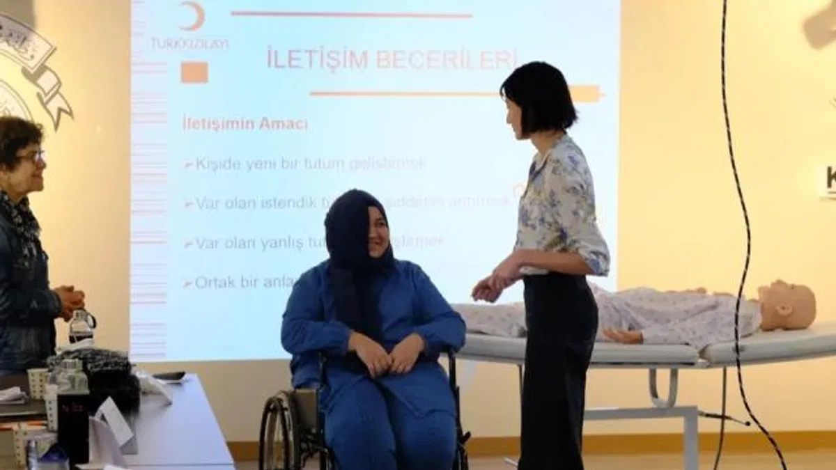 Türk Kızılay Bursa’dan kadın gönüllülerine eğitici eğitimi