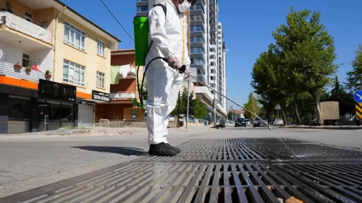 Ankara Keçiören’de ilaçlamalara devam