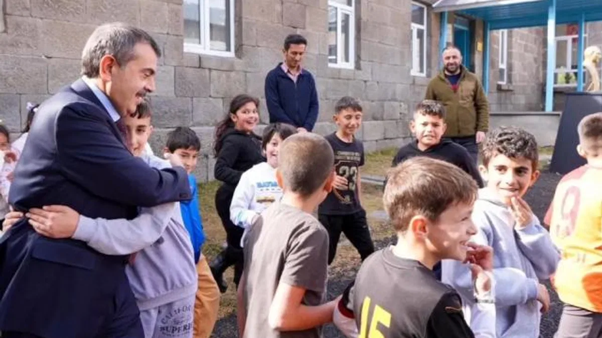 Öğrenciler ara tatile çıktı… Bakan Tekin: Dinlenin, kendinize zaman ayırın