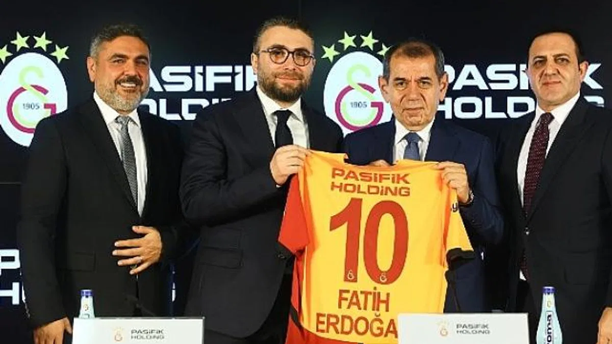 Pasifik Holding Galatasaray Futbol A Takımı’na forma sırt sponsoru oldu