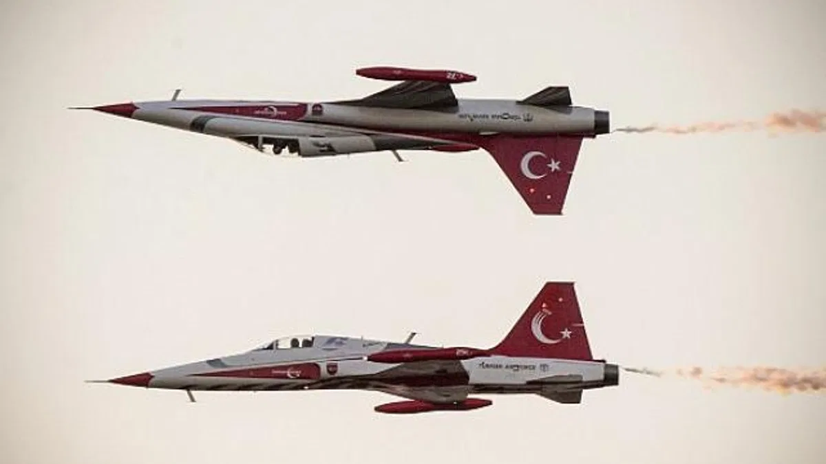Türk Yıldızları 29 Ekim provasında göz doldurdu