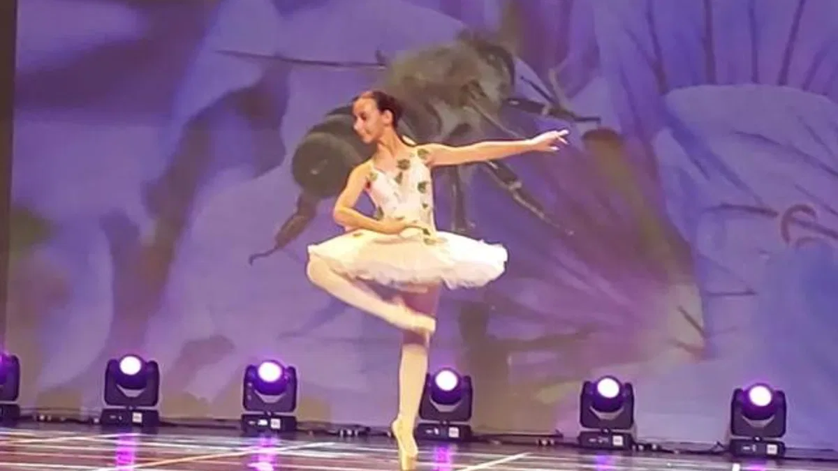 Muğlalı gençlerden büyüleyen bale performansı