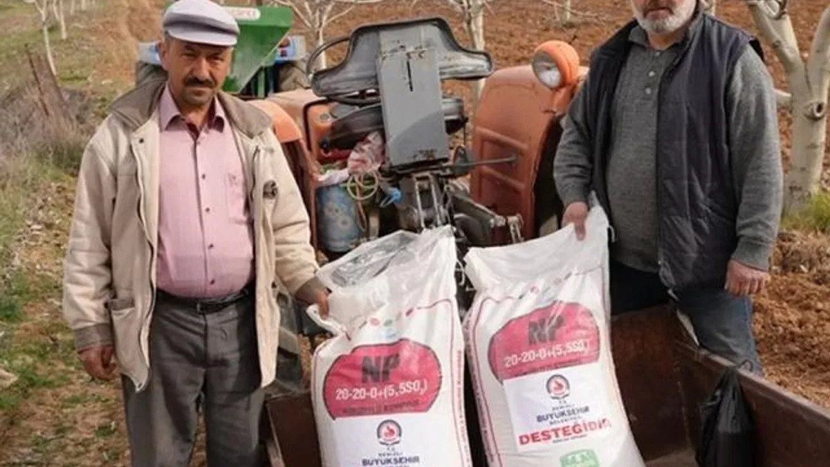 Denizli’de çiftçinin yüzü Büyükşehirle gülüyor