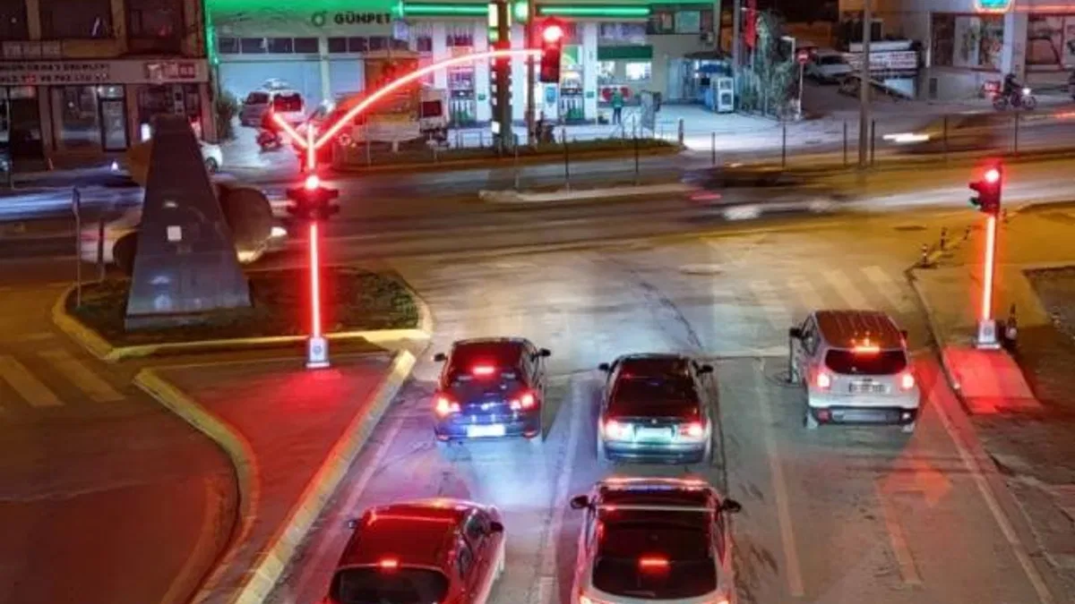 Gölcük’e modern sinyalizasyon sistemi