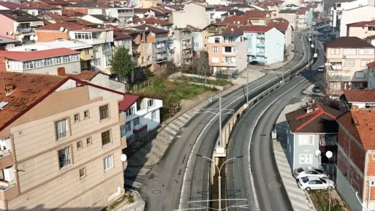Kocaeli Adnan Menderes Bulvarı’nda ulaşım ağı güçlendi