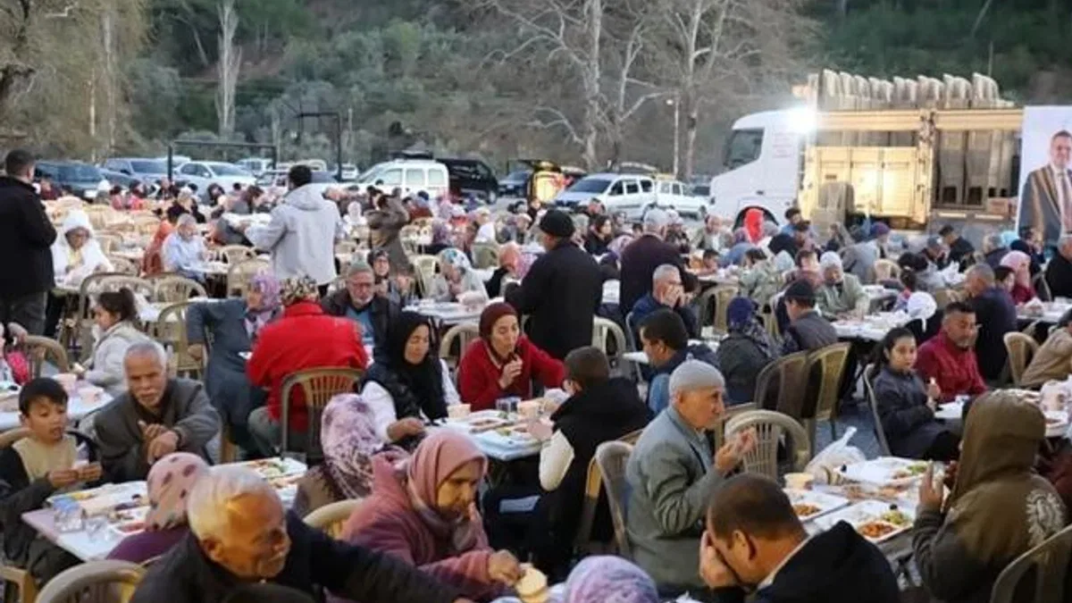 Muğla Dalaman’da binlerce kişi iftar sofrasında buluştu