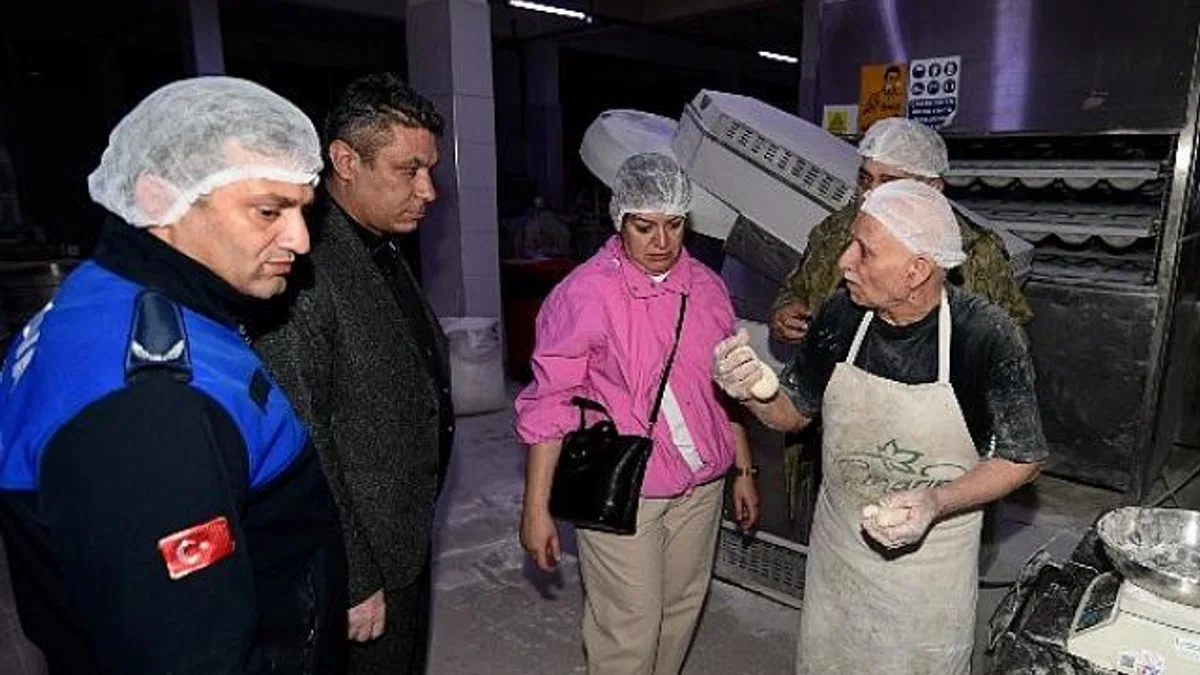 Bornova’da fırınlara gece denetimi: Başkan Eşki sahada