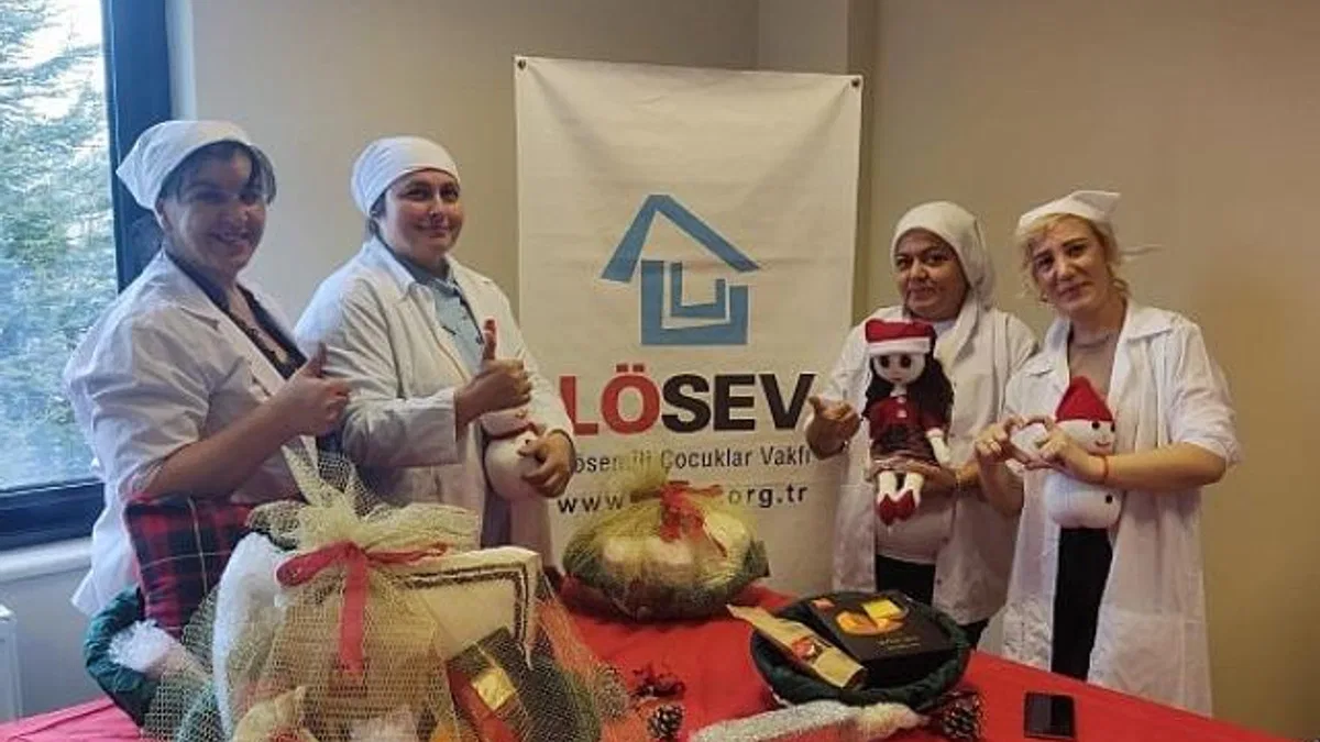 LÖSEV’in Anneleri Üretiyor, Lösemili Çocuklar İyileşiyor: Yılbaşı Sepetleriyle Umut Olun
