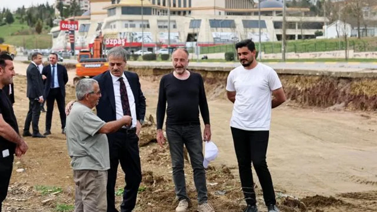 Başkan Alemdar, metrobüs hattında çalışmaları inceledi