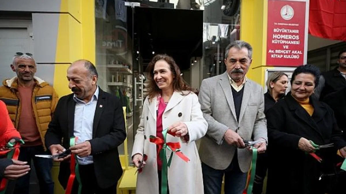 Karşıyaka’nın simgeleri hediyelik eşyalara dönüşüyor
